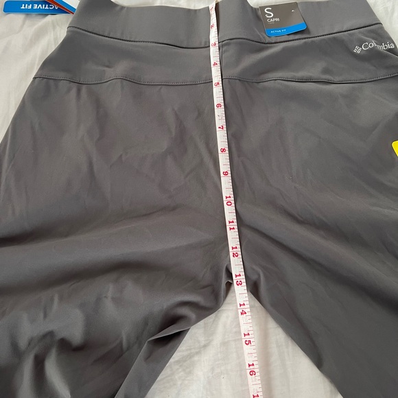 NWT: COLUMBIA Active Fit Stretchy Woman Capri Pants. S/P. Evergreen Fog Gray. - Picture 9 of 15